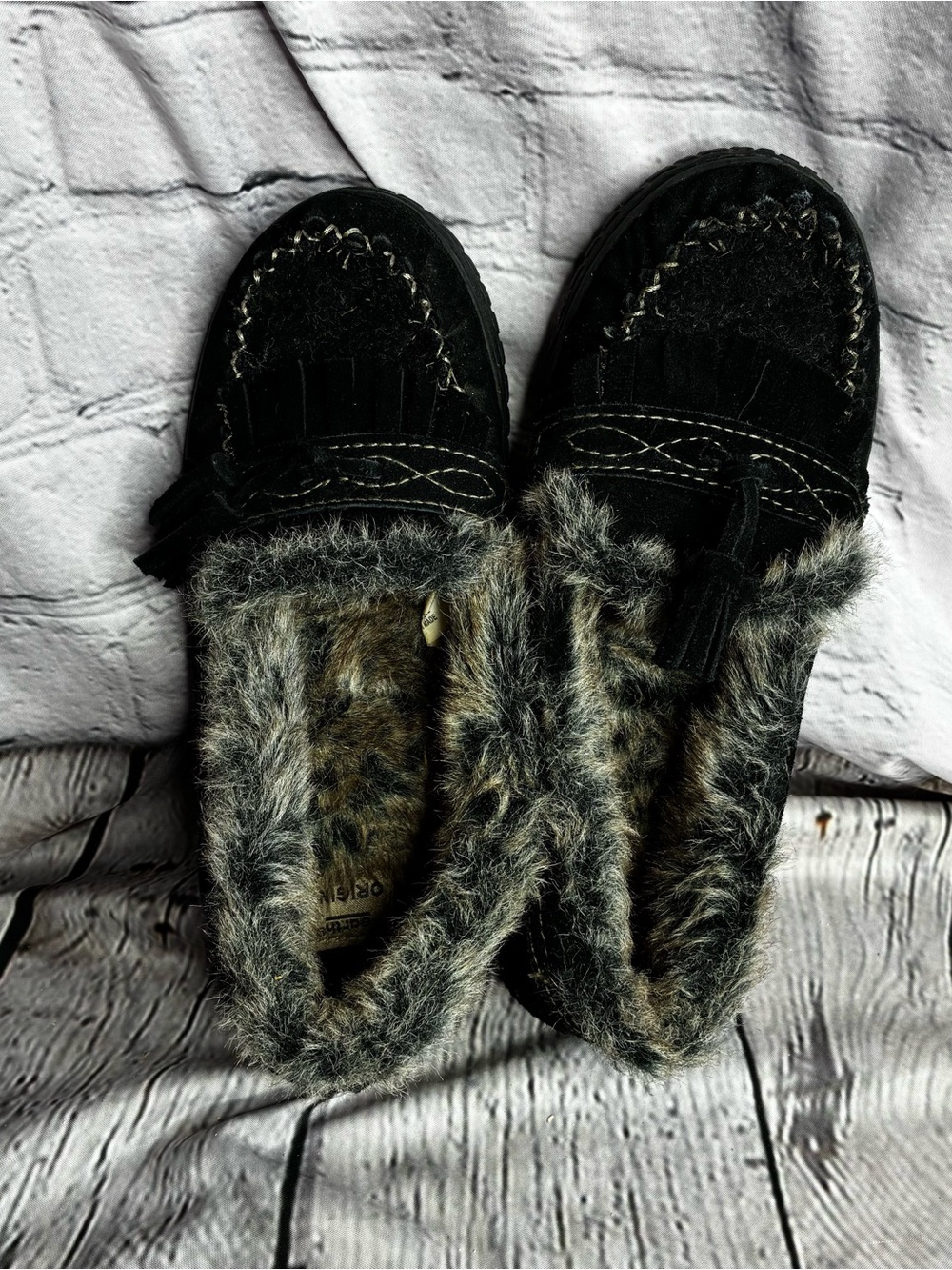 Black Suede Neutral Faux Fur Lined Indie Boho Kiltie Fringe Moc Slippers Sz 7/8 - Picture 5 of 8